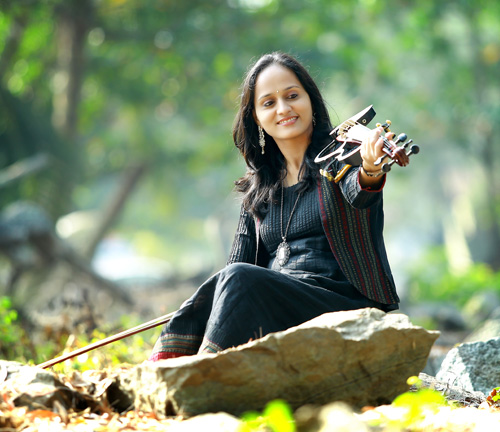 Roopa Revathi with Violin